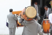 Viernes 12 de octubre del 2012. San Cristóbal de las Casas, Chiapas. Artistas de San Cristóbal de las Casas se preparan para participar en el Festival Cervantino Coleto que se realizara este mes.