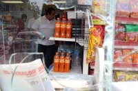 Viernes 24 de abril del 2015. Tuxtla Gutiérrez. Varios destrozos ocasionan supuestos normalistas encapuchados en oficinas de la sub secretaria de educación federalizada en Chiapas, tiendas comerciales y en la caseta de cobro de la autopista Tuxtla Gutiérr