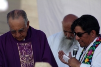 Jueves 26 de marzo del 2015. Tuxtla Gutiérrez. El Sacerdote Marcelo Pérez, párroco de Simojovel, al término de la peregrinación de 4 días por la paz que realiza el pueblo creyente y organizaciones sociales hacia la capital de de Chiapas