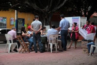 Sábado 16 de junio del 2018. Tuxtla Gutiérrez. Los funcionarios de casilla  realizan los preparativos para la realización de las elecciones donde se elegirá a presidente de la República Mexicana, Gobernador de Chiapas, senadores y congresistas federa