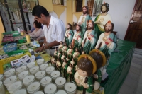 Martes 28 de octubre del 2014. Tuxtla Gutiérrez. El barrio de Los Manguitos en la capital del estado de Chiapas vive con intensidad la fiesta de San Judas Tadeo, quien es el patrono de las colonias del oriente norte de esta ciudad del sureste de México. Martes 28 de octubre del 2014. Tuxtla Gutiérrez. El barrio de Los Manguitos en la capital del estado de Chiapas vive con intensidad la fiesta de San Judas Tadeo, quien es el patrono de las colonias del oriente norte de esta ciudad del sureste de México.