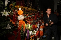 Octubre del 2013. La Santa Muerte Coleta. Los creyentes en el culto de la Santa Muerte se reúnen por un año más en un salón de fiestas del sur de la ciudad coleta para conmemorar la petición de dar a conocer públicamente el credo que desde hace varios año