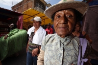 Jueves 17 de mayo del 2012. Tuxtla Gutiérrez, Chiapas. Esta mañana dan inicio las celebraciones en honor a San Pascual Bailón en donde se reúnen los grupos tradicionales de la etnia Zoque para iniciar el recorrido de El Carretón de San Pascualito por las 