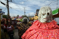 Jueves 17 de mayo del 2012. Tuxtla Gutiérrez, Chiapas. Esta mañana dan inicio las celebraciones en honor a San Pascual Bailón en donde se reúnen los grupos tradicionales de la etnia Zoque para iniciar el recorrido de El Carretón de San Pascualito por las 