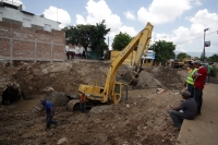 Martes 6 de septiembre del 2016. Tuxtla Gutiérrez. Los vecinos del Barrio San Francisco observan como poco a poco son demolidos los muros y el concreto de las calles afectadas durante las lluvias de la semana pasada, las cuales provocaran socavones en la Martes 6 de septiembre del 2016. Tuxtla Gutiérrez. Los vecinos del Barrio San Francisco observan como poco a poco son demolidos los muros y el concreto de las calles afectadas durante las lluvias de la semana pasada, las cuales provocaran socavones en la