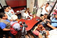 Lunes 25 de noviembre del 2013. Tuxtla Gutiérrez. La legisladora local perredista Alejandra Soriano, habla en conferencia de prensa sobre el Día Internacional para la Eliminación de la Violencia Hacia las Mujeres y sobre el hostigamiento que recibe de la 
