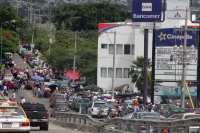 Miércoles 9 de octubre del 2013. Tuxtla Gutiérrez. Aspectos de los maestros tomando los medios de comunicación en la capital de Chiapas.