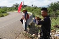 Lunes 27 de agosto del 2018.Suchiapa. Ejidatarios bloquean el tramo carretero entre Tuxtla y El aeropuerto del libramiento exigiendo el pago de los predios ocupados para la construcción de esta cinta asfáltica Lunes 27 de agosto del 2018.Suchiapa. Ejidatarios bloquean el tramo carretero entre Tuxtla y El aeropuerto del libramiento exigiendo el pago de los predios ocupados para la construcción de esta cinta asfáltica