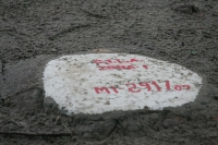 A pesar de los altos niveles del agua en el río Suchiate, el comercio informal y el transito de personas en lanchas improvisadas se da entre Chiapas y Tecum-Uman, Guatemala.