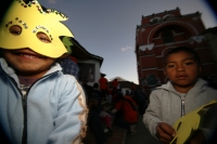 La Asociación Civil Sueñiños de San Cristóbal de las Casas celebra un año más de realizar actividades con niños pobres y en situaciones de riesgo con una marcha y obra de teatro en la Plaza de la Paz.