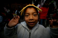 La Asociación Civil Sueñiños de San Cristóbal de las Casas celebra un año más de realizar actividades con niños pobres y en situaciones de riesgo con una marcha y obra de teatro en la Plaza de la Paz.