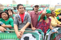 Domingo 29 de junio del 2014. Tuxtla Gutiérrez. A pesar de la derrota, sufriendo y disfrutando. (Secuencia durante la transmisión del partido entre México Y Holanda).