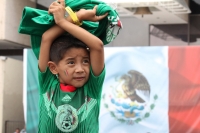 Domingo 29 de junio del 2014. Tuxtla Gutiérrez. A pesar de la derrota, sufriendo y disfrutando. (Secuencia durante la transmisión del partido entre México Y Holanda).