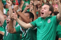 Domingo 29 de junio del 2014. Tuxtla Gutiérrez. A pesar de la derrota, sufriendo y disfrutando. (Secuencia de Manuel Velazco, gobernador de Chiapas durante la transmisión del partido entre México Y Holanda).