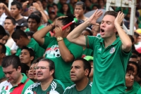 Domingo 29 de junio del 2014. Tuxtla Gutiérrez. A pesar de la derrota, sufriendo y disfrutando. (Secuencia de Manuel Velazco, gobernador de Chiapas durante la transmisión del partido entre México Y Holanda). Domingo 29 de junio del 2014. Tuxtla Gutiérrez. A pesar de la derrota, sufriendo y disfrutando. (Secuencia de Manuel Velazco, gobernador de Chiapas durante la transmisión del partido entre México Y Holanda).