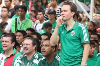 Domingo 29 de junio del 2014. Tuxtla Gutiérrez. A pesar de la derrota, sufriendo y disfrutando. (Secuencia de Manuel Velazco, gobernador de Chiapas durante la transmisión del partido entre México Y Holanda).