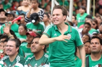 Domingo 29 de junio del 2014. Tuxtla Gutiérrez. A pesar de la derrota, sufriendo y disfrutando. (Secuencia de Manuel Velazco, gobernador de Chiapas durante la transmisión del partido entre México Y Holanda).