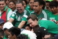 Domingo 29 de junio del 2014. Tuxtla Gutiérrez. A pesar de la derrota, sufriendo y disfrutando. (Secuencia de Manuel Velazco, gobernador de Chiapas durante la transmisión del partido entre México Y Holanda).