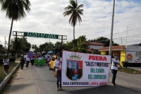 Domingo 8 de diciembre del 2013. Chiapa de Corzo. Manifestantes y trabajadores de la Calera se encuentran durante la manifestación para exigir la salida de Cales y Morteros de Chiapas del Cañón del Sumidero. Domingo 8 de diciembre del 2013. Chiapa de Corzo. Manifestantes y trabajadores de la Calera se encuentran durante la manifestación para exigir la salida de Cales y Morteros de Chiapas del Cañón del Sumidero.