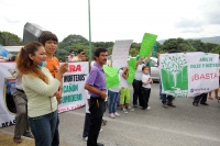 Domingo 8 de diciembre del 2013. Chiapa de Corzo. Manifestantes y trabajadores de la Calera se encuentran durante la manifestación para exigir la salida de Cales y Morteros de Chiapas del Cañón del Sumidero.