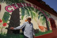 Ejido Benito Juárez, Villaflores. Martes 10 de mayo. Un grupo de ejidatarios de la comunidad Benito Juárez en Villaflores realizan el cultivo de la Palma de Coyol para la elaboración tradicional de La Taberna, la cual es consumida entre los meses de marzo Ejido Benito Juárez, Villaflores. Martes 10 de mayo. Un grupo de ejidatarios de la comunidad Benito Juárez en Villaflores realizan el cultivo de la Palma de Coyol para la elaboración tradicional de La Taberna, la cual es consumida entre los meses de marzo