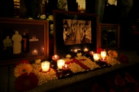 Martes 25 de enero. Durante las primeras horas de esta madrugada, el cuerpo de monseñor Samuel Ruiz García, quien fuera obispo emérito de la ciudad de San Cristóbal de las Casas llega a la Catedral de la Paz donde se celebra la homilía de Cuerpo Presente 
