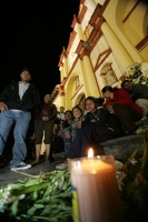 Martes 25 de enero. Durante las primeras horas de esta madrugada, el cuerpo de monseñor Samuel Ruiz García, quien fuera obispo emérito de la ciudad de San Cristóbal de las Casas llega a la Catedral de la Paz donde se celebra la homilía de Cuerpo Presente 