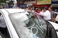 Jueves 30 de noviembre del 2017. Tuxtla Gutiérrez. La manifestación de trabajadores de TAXIS en contra del pirataje se extiende por la Avenida Central y en varios puntos de la ciudad donde son marcados con spray los automóviles que portan placas partic