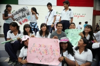 Martes 21 de septiembre. Alumnos de la Secundaria Técnica 131 de la colonia las Águilas de esta ciudad marchan por la Avenida Central y se manifiestan en el edificio del Gobierno del Estado para exigir mejoras en las instalaciones educativas en esta colon