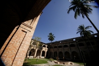 El convento de Tecpatan presenta a los visitantes un cumulo de tesoros históricos  a quienes visitan las ciudades y comunidades de la región de los Mezcalapas. la arquitectura de principios de la época colonial, la platería de del conjunto arquitectónico,