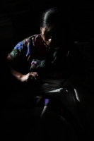 Lunes 20 de agosto del 2012. San Lorenzo Zinacantan. Las familias de artesanas dedicadas a la elaboración de los trajes tipicos de los parajes zinacantecos estan formados principalmente por grupos de mujeres quienes se encargan de mantener el uso de la ve