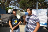 Estudiantes del Tecnologico Regional continuan manifestandose y con el paro de actividades de este centro educativo sin que hasta la hora tengan respuestas de las autoridades academicas.