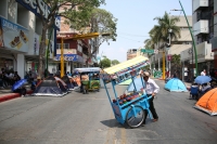 20210429. Tuxtla G. Las carpas del plantón durante la protesta de trabajadores de Tele-bachillerato en Chiapas