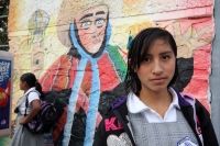 Lunes 4 de noviembre del 2013. Tuxtla Gutiérrez. Alumnos de la Telesecundaria 121 de Las Granjas se integran a clases después del acuerdo que sostuvieron padres de familia y la directiva de este plantel ubicado en la zona norte oriente de esta ciudad.