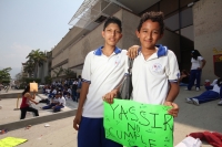 Jueves 3 de abril del 2012. Estudiantes de la Telesecundaria 123 JSG protestan esta mañana.