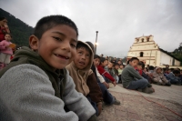 La comunidad de Tenejapa recibe en su plaza el grupo de espectáculos del Festival Cervantino Coleto la tarde de este viernes.