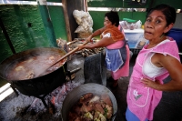 Los habitantes de la Colonia de Terán se reúnen este día para realizar los festejos tradicionales de la Santa Cruz, la cual es venerada por los habitantes del poniente de la ciudad de Tuxtla Gutiérrez, Chiapas.