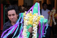 Miércoles 3 de mayo del 2017. Tuxtla Gutiérrez. Las celebraciones de la Santa Cruz en la parroquia de Terán están llenas de colorido y fervor religioso dentro de la comunidad donde esta mañana son recibidos los albañiles con las cruces adornadas de papel 