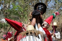 Ocosocuautla de Espinosa. Marzo del 2014. El centro arqueologicol Zoque conocido como Cerro Ombligo o Cuchunotoc es el lugar de encuentro de los pueblos de esta cultura donde realizan las danzas representativas del Cohuina del Tigre, el Tigre y el Monito Ocosocuautla de Espinosa. Marzo del 2014. El centro arqueologicol Zoque conocido como Cerro Ombligo o Cuchunotoc es el lugar de encuentro de los pueblos de esta cultura donde realizan las danzas representativas del Cohuina del Tigre, el Tigre y el Monito