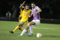 Sábado 28 de noviembre del 2015. Tuxtla Gutiérrez. Aspectos del partido de vuelta entre jaguares de Chiapas y la UANL.