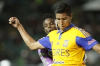 Sábado 28 de noviembre del 2015. Tuxtla Gutiérrez. Aspectos del partido de vuelta entre jaguares de Chiapas y la UANL.