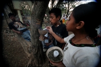 Especial/28 años de la explosión del Chichonal, El Espíritu de Nuestras Señora Humeante/Las nuevas generaciones formadas por jóvenes nacidos en la comunidad Nuevo Carmen Tonapak participan de las ceremonias tradicionales Zoques con la que los sobrevivient