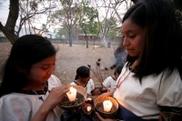 Especial/28 años de la explosión del Chichonal, El Espíritu de Nuestras Señora Humeante/Las nuevas generaciones formadas por jóvenes nacidos en la comunidad Nuevo Carmen Tonapak participan de las ceremonias tradicionales Zoques con la que los sobrevivient