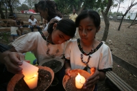 Especial/28 años de la explosión del Chichonal, El Espíritu de Nuestras Señora Humeante/Las nuevas generaciones formadas por jóvenes nacidos en la comunidad Nuevo Carmen Tonapak participan de las ceremonias tradicionales Zoques con la que los sobrevivient