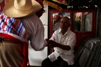 Viernes 3 de junio del 2016. Tuxtla Gutiérrez. La danza de las Espuelas. La danza de la Octava de Corpus o de las Espuelas o tonguy etzé reúne a las familias de la comunidad indígena Zoque de la depresión central de Chiapas quienes preservan la vestimenta