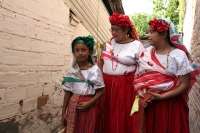 Viernes 3 de junio del 2016. Tuxtla Gutiérrez. La danza de las Espuelas. La danza de la Octava de Corpus o de las Espuelas o tonguy etzé reúne a las familias de la comunidad indígena Zoque de la depresión central de Chiapas quienes preservan la vestimenta