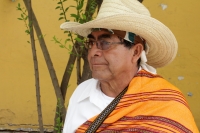 Jueves 22 de junio del 2017. Tuxtla Gutiérrez. La Danza de las Espuelas. El Tonguy Etzé o danza de la octava de Corpus es una de las pocas ocasiones donde se puede observar la vestimenta que usaban las antiguas autoridades indÃgenas de esta comunidad y qu Jueves 22 de junio del 2017. Tuxtla Gutiérrez. La Danza de las Espuelas. El Tonguy Etzé o danza de la octava de Corpus es una de las pocas ocasiones donde se puede observar la vestimenta que usaban las antiguas autoridades indÃgenas de esta comunidad y qu