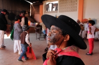 Jueves 3 de mayo del 2018. Tuxtla Gutiérrez. La representación del trato de la venta de un novillo en la época de la colonia se lleva a cabo en la ritualidad de las festividades de la Santa Cruz incluida en el calendario de celebraciones costumbristas 