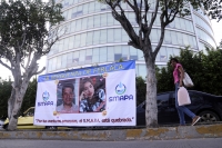 . Jueves 27 de julio del 0217. Tuxtla Gutiérrez. Mantas de denuncia en contra de SMAPA en el oriente norte de Tuxtla. . Jueves 27 de julio del 0217. Tuxtla Gutiérrez. Mantas de denuncia en contra de SMAPA en el oriente norte de Tuxtla.