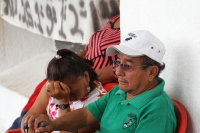 Lunes 20 de agosto del 2018. Tuxtla Gutiérrez. Trabajadores del ayuntamiento protestan para iniciar una huelga de hambre exigiendo las prestaciones laborales y salud